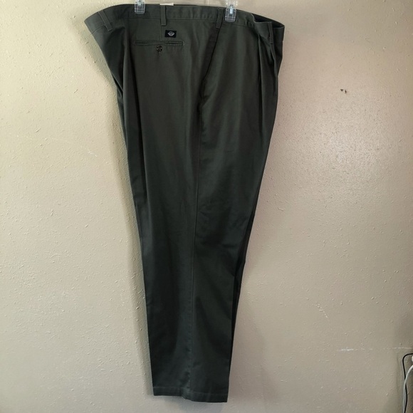 NEW WITH TAGS Docker No Wrinkle Twill Classic Fit Pleated Pants - Picture 6 of 11